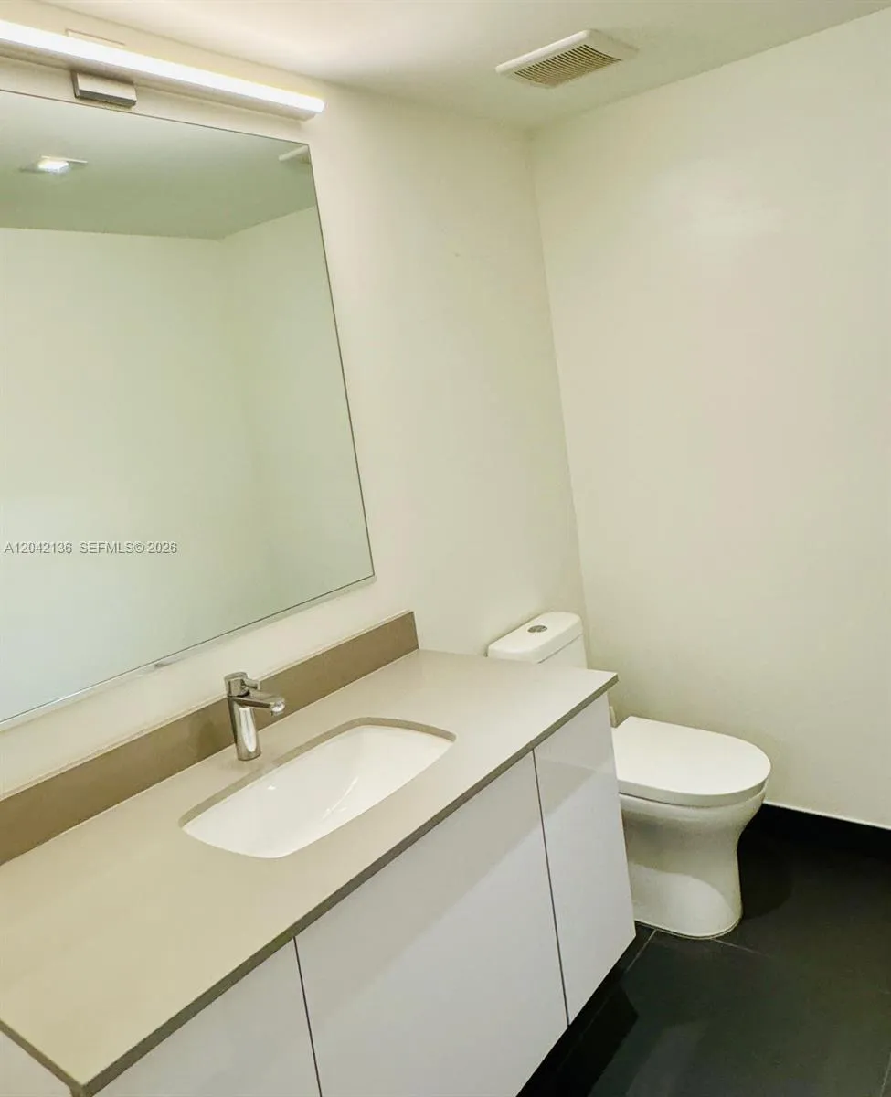 1600 NE 1 #1915 Miami, FL 33132