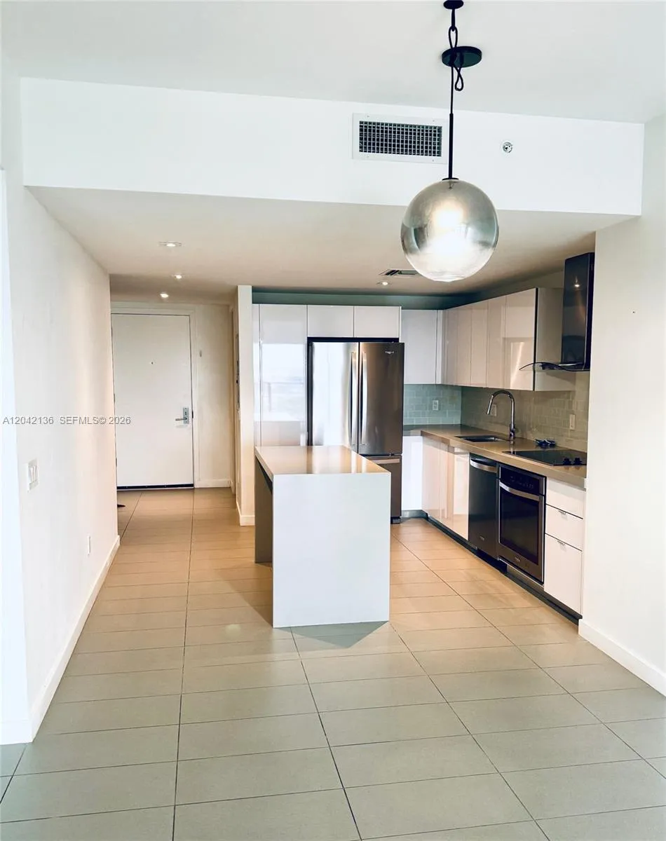 1600 NE 1 #1915 Miami, FL 33132