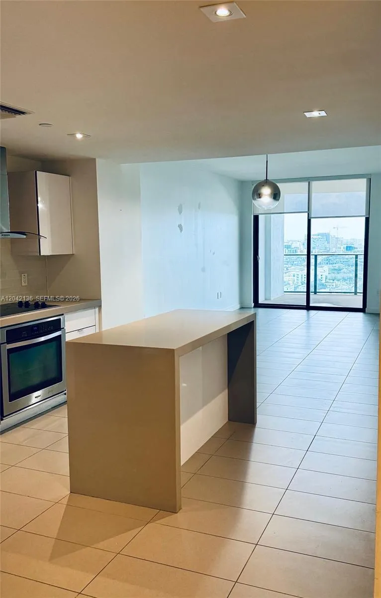 1600 NE 1 #1915 Miami, FL 33132