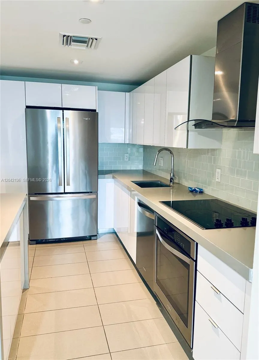 1600 NE 1 #1915 Miami, FL 33132