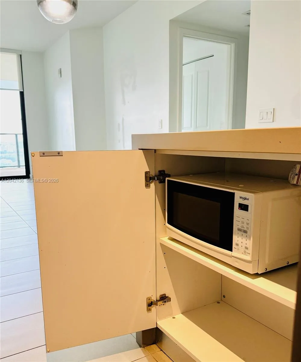 1600 NE 1 #1915 Miami, FL 33132