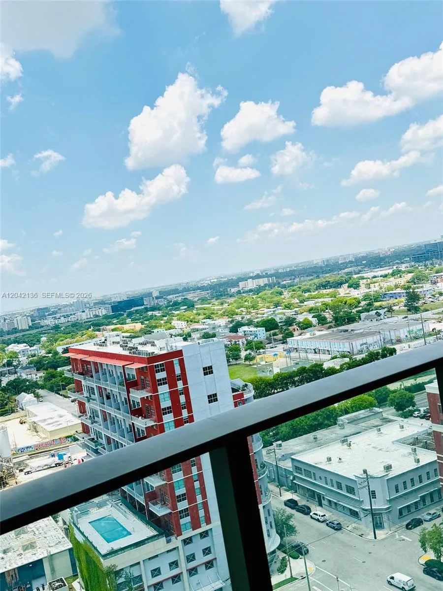 1600 NE 1 #1915 Miami, FL 33132