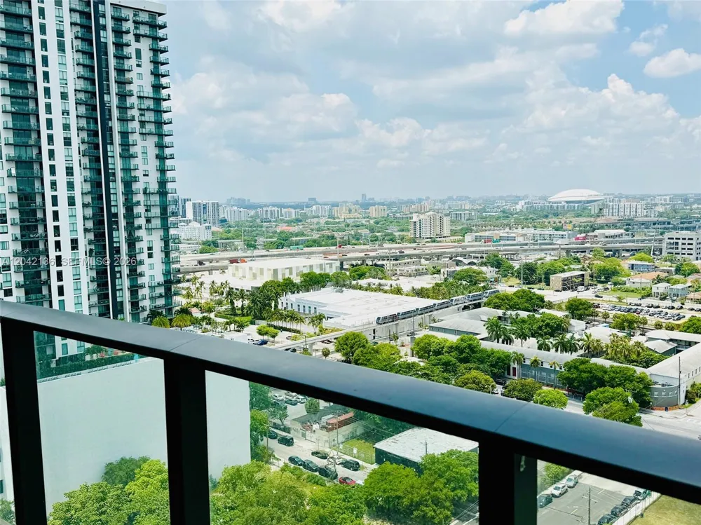 1600 NE 1 #1915 Miami, FL 33132