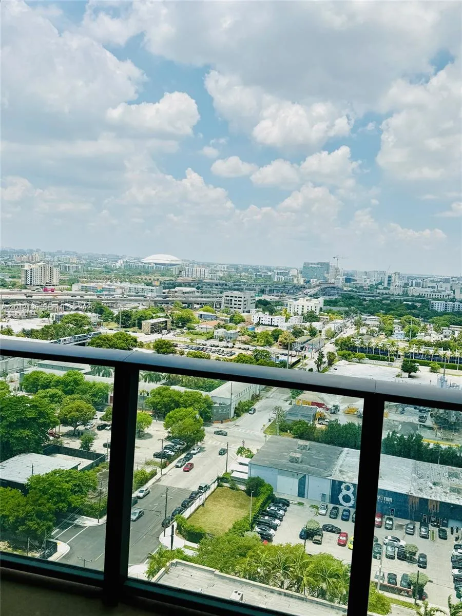 1600 NE 1 #1915 Miami, FL 33132