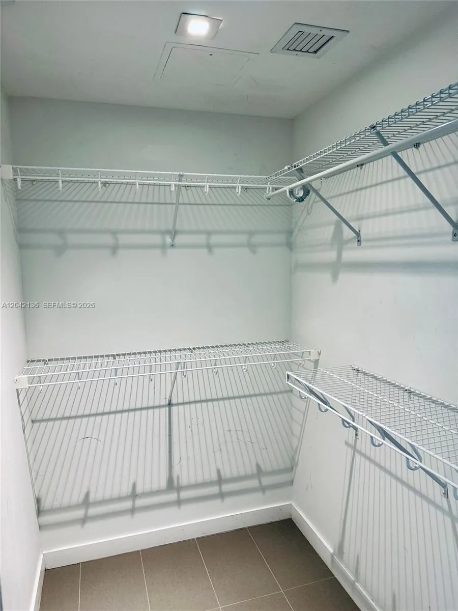 1600 NE 1 #1915 Miami, FL 33132
