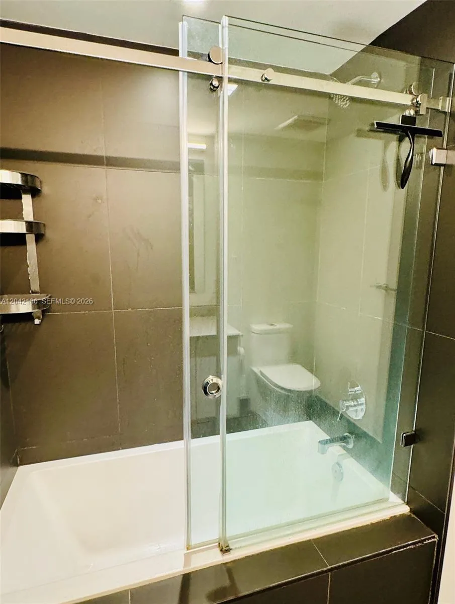 1600 NE 1 #1915 Miami, FL 33132