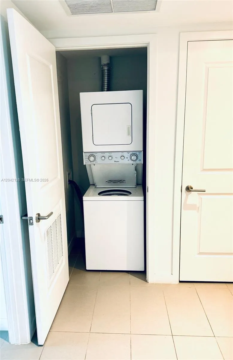 1600 NE 1 #1915 Miami, FL 33132