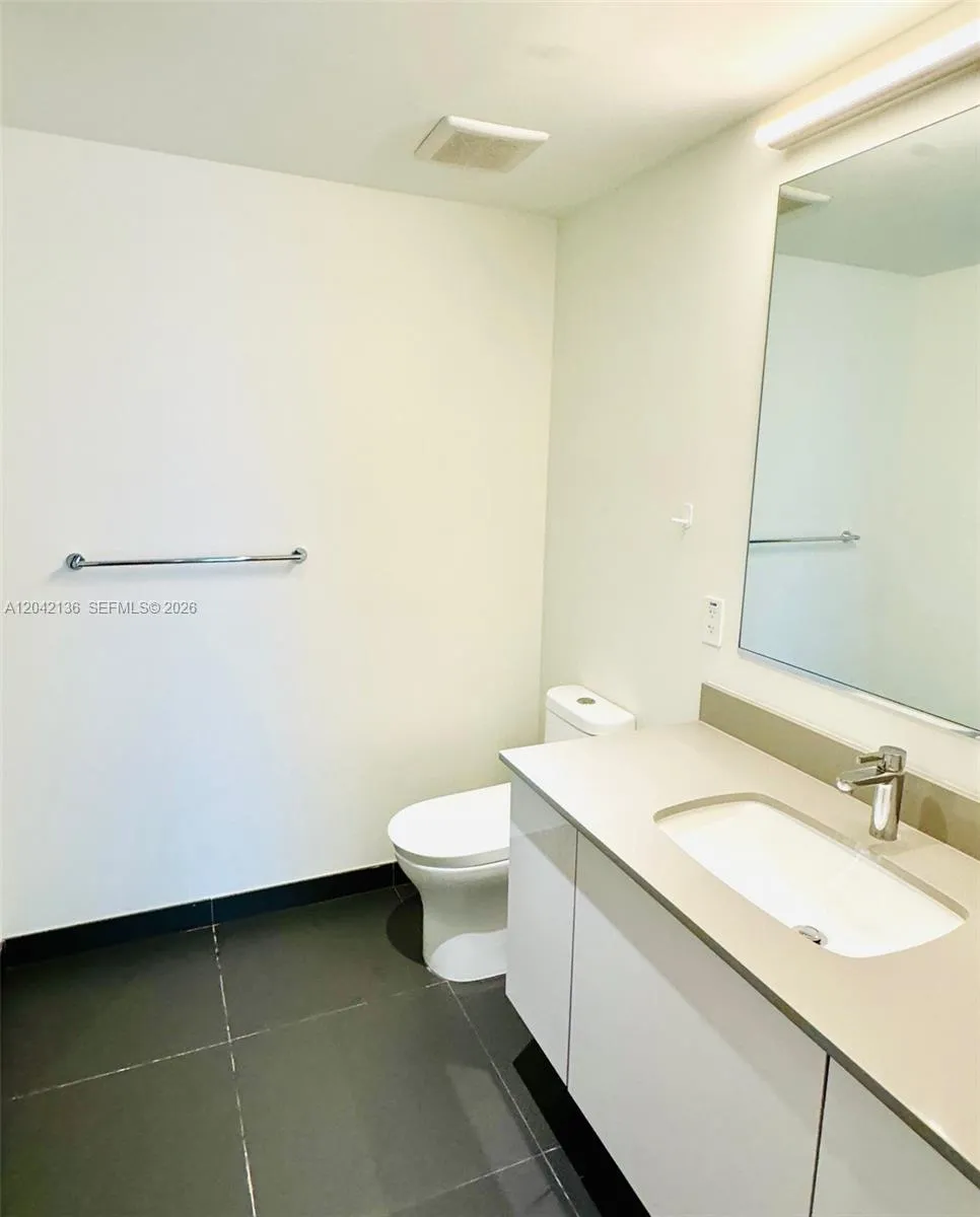 1600 NE 1 #1915 Miami, FL 33132