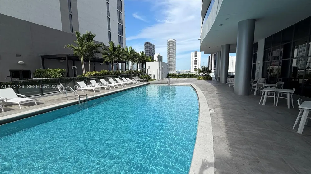 1600 NE 1 #1915 Miami, FL 33132