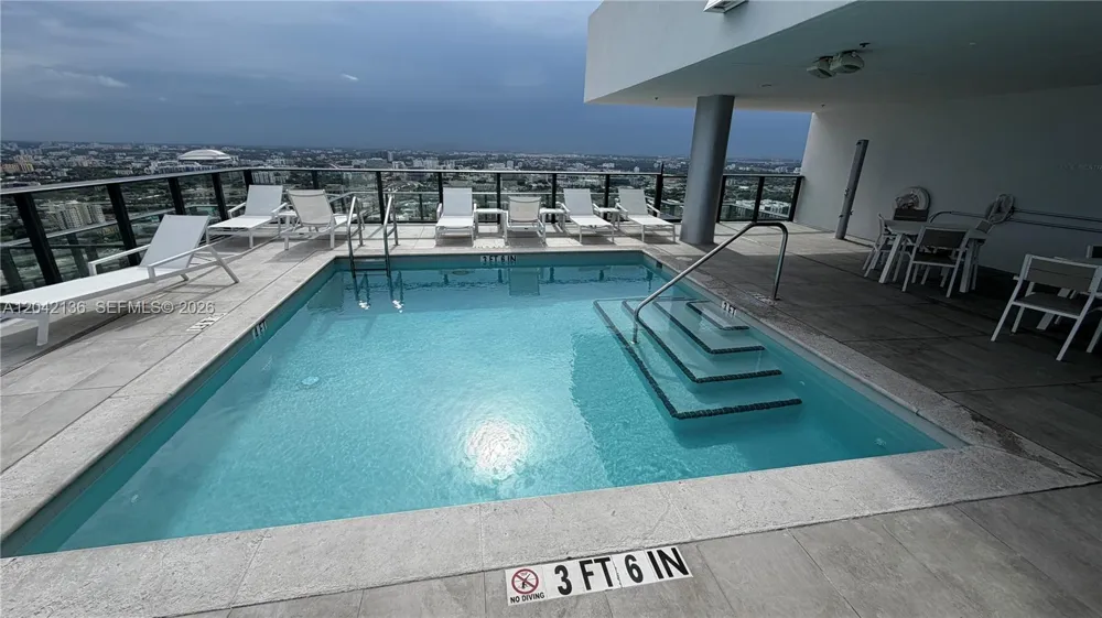 1600 NE 1 #1915 Miami, FL 33132