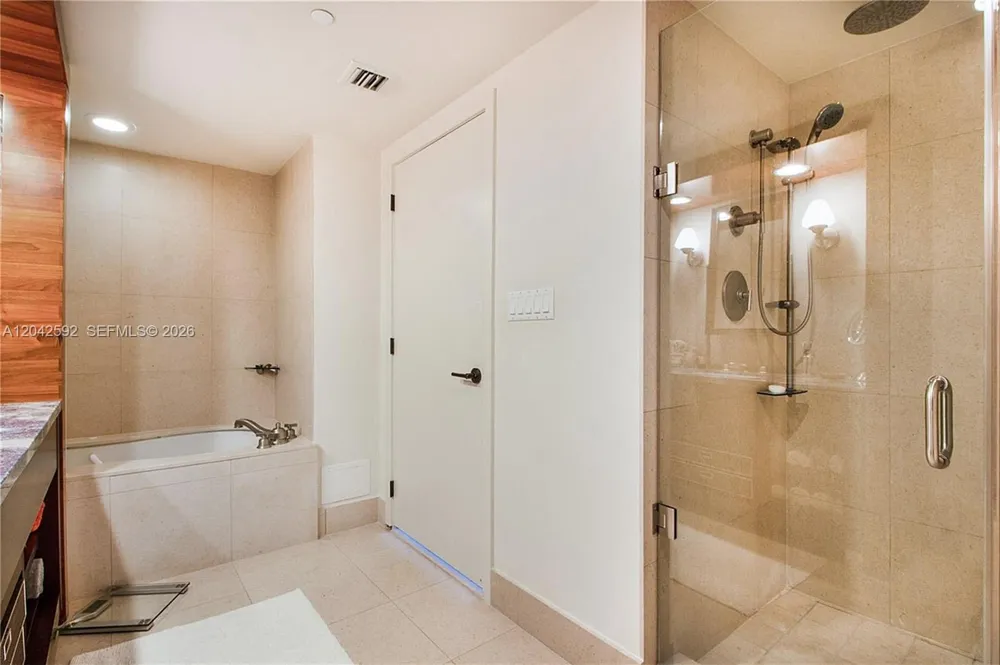 6801 Collins Ave #1101 Miami Beach, FL 33141