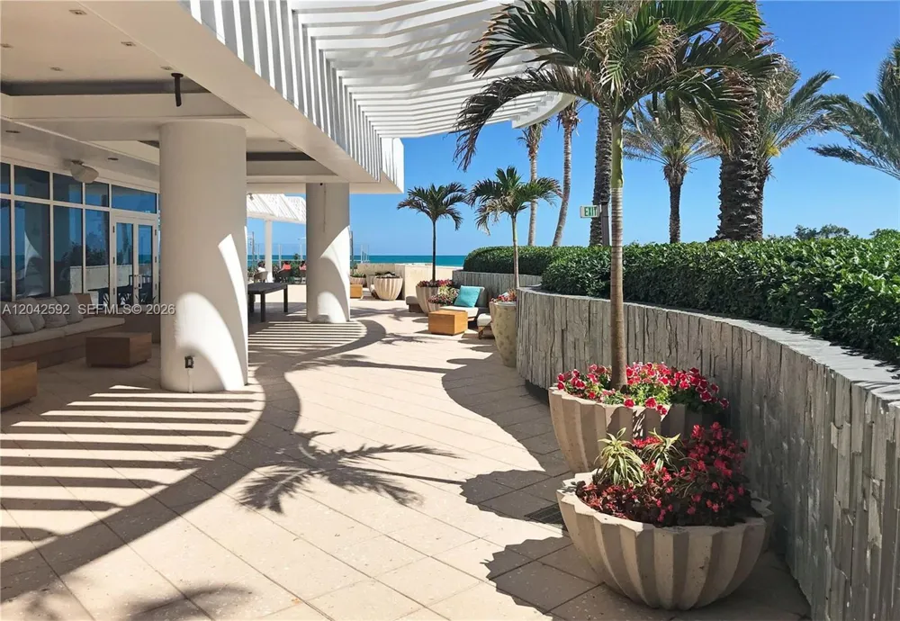 6801 Collins Ave #1101 Miami Beach, FL 33141