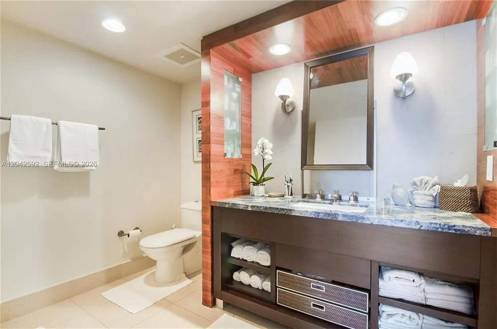 6801 Collins Ave #1101 Miami Beach, FL 33141