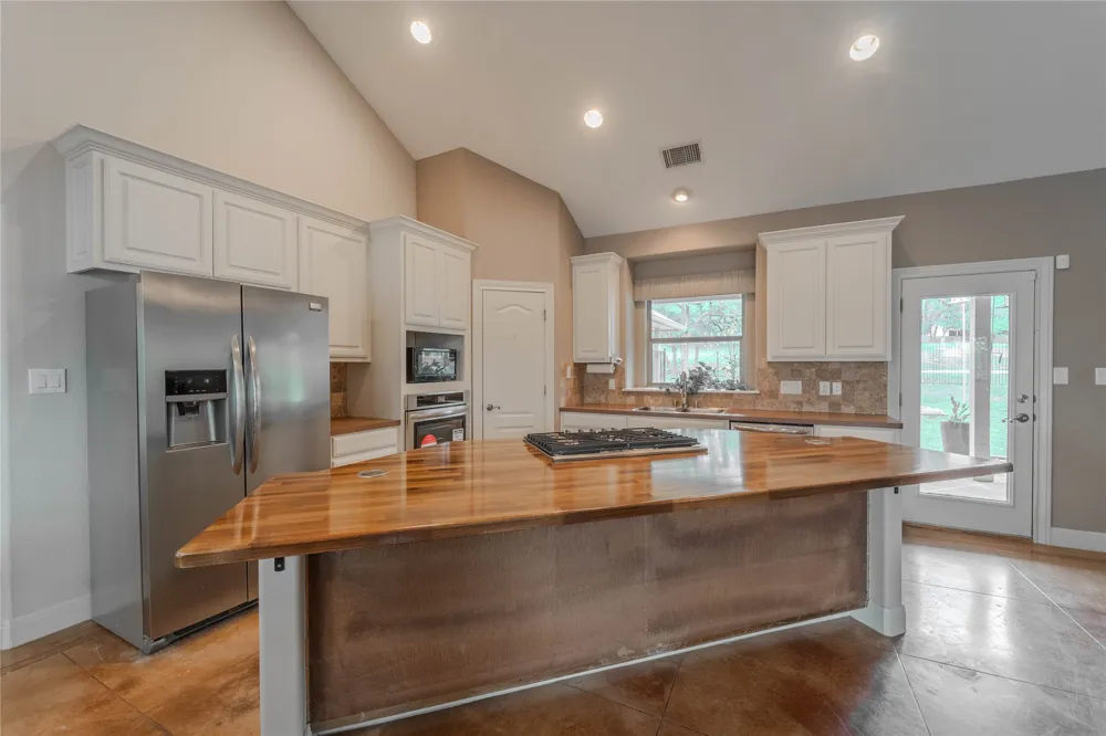 19013 Venture Drive Point Venture, TX 78645