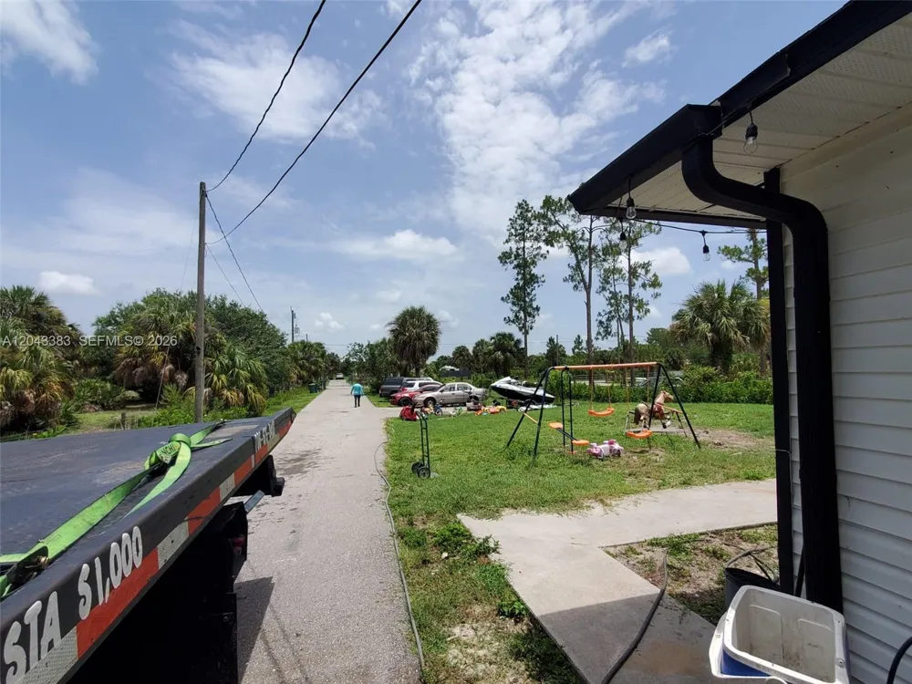 2830 NE 4th Ave Naples, FL 34120