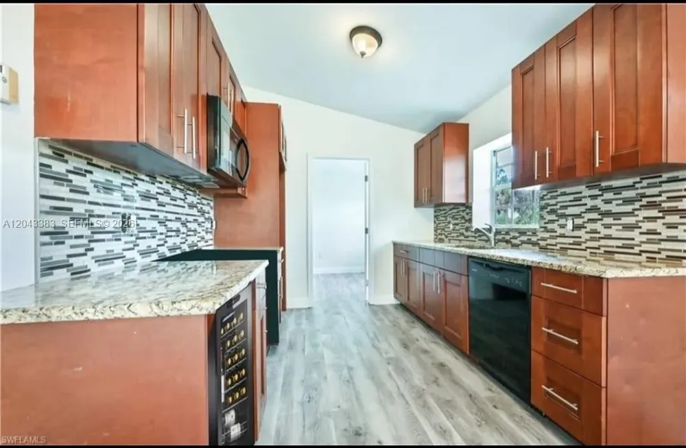 2830 NE 4th Ave Naples, FL 34120