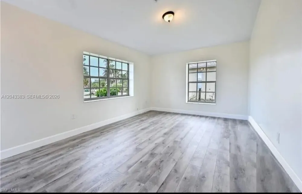 2830 NE 4th Ave Naples, FL 34120