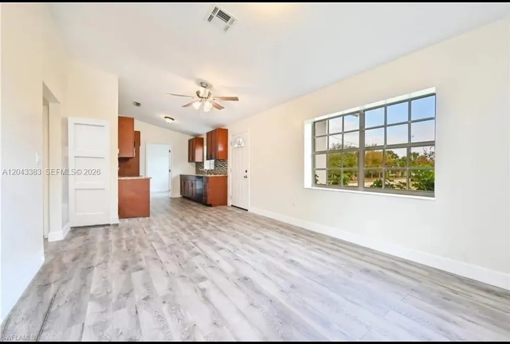 2830 NE 4th Ave Naples, FL 34120
