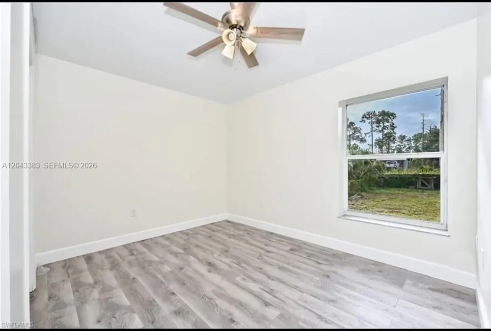 2830 NE 4th Ave Naples, FL 34120
