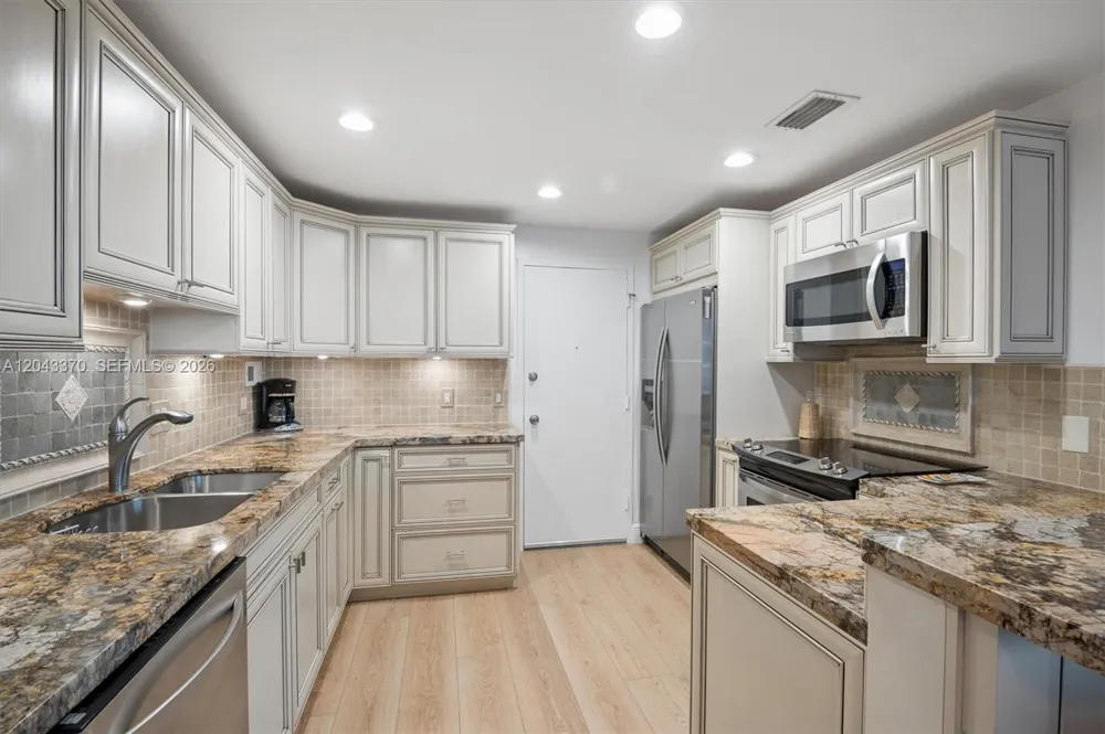 3505 S Ocean Dr #708 Hollywood, FL 33019