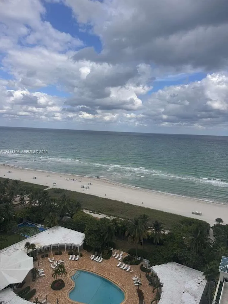 5025 Collins Ave #1602 Miami Beach, FL 33140
