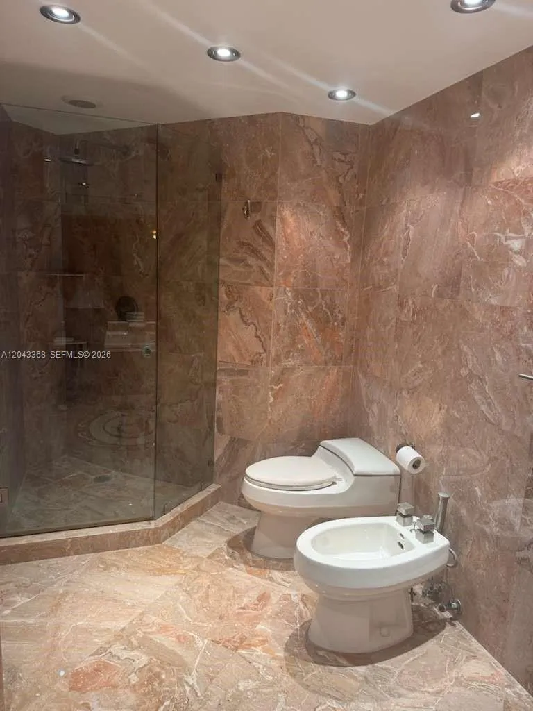 5025 Collins Ave #1602 Miami Beach, FL 33140
