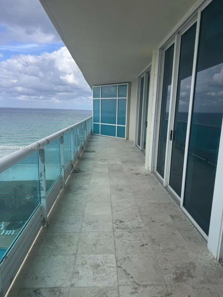 5025 Collins Ave #1602 Miami Beach, FL 33140