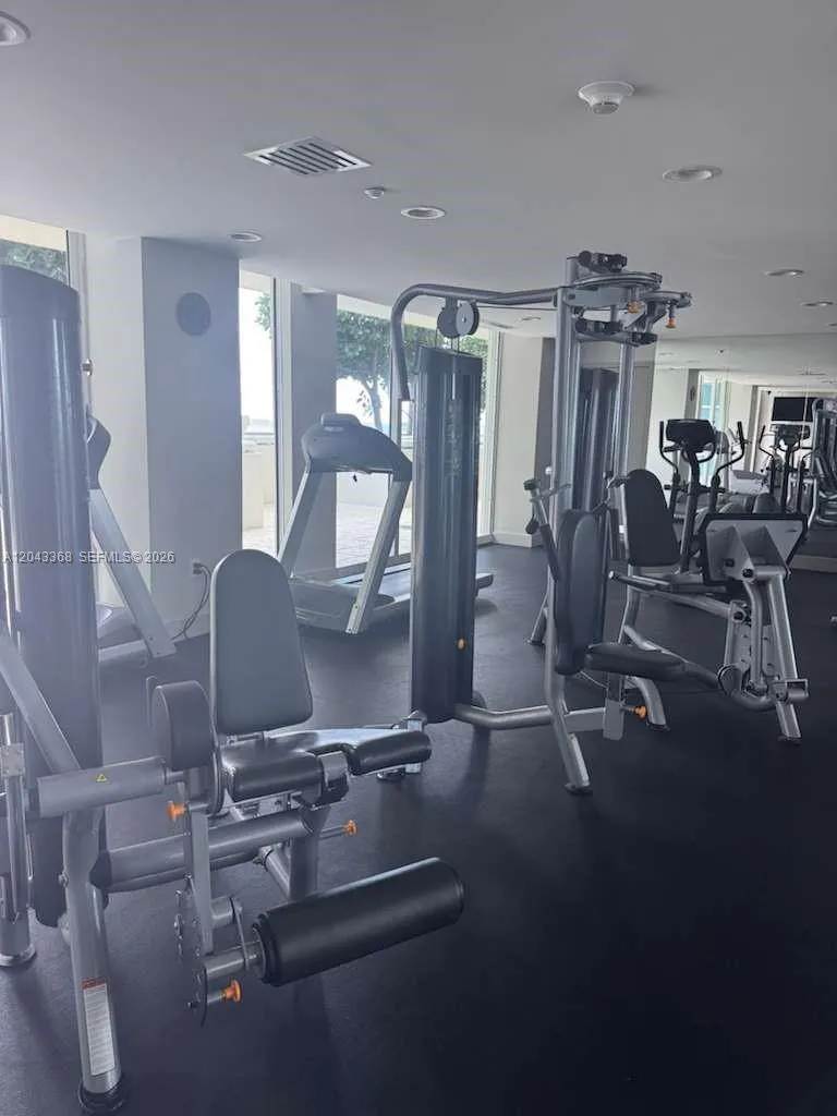 5025 Collins Ave #1602 Miami Beach, FL 33140