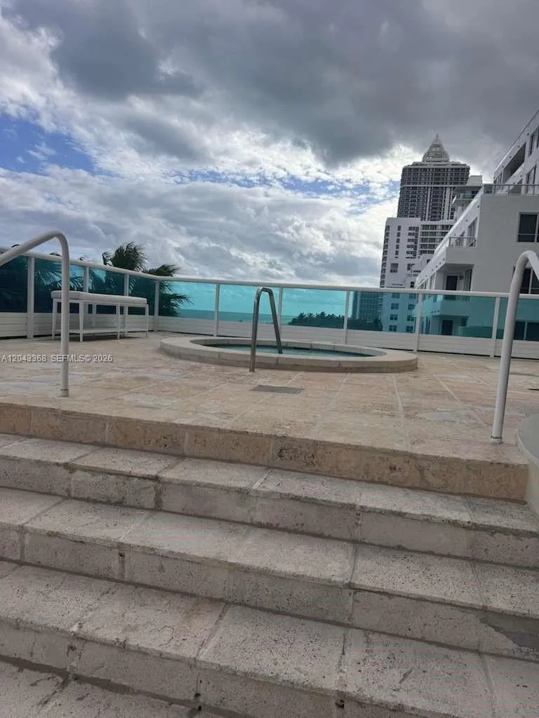 5025 Collins Ave #1602 Miami Beach, FL 33140