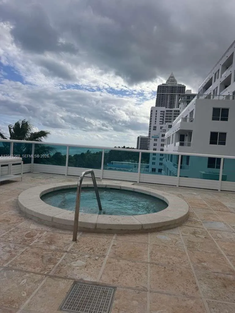 5025 Collins Ave #1602 Miami Beach, FL 33140