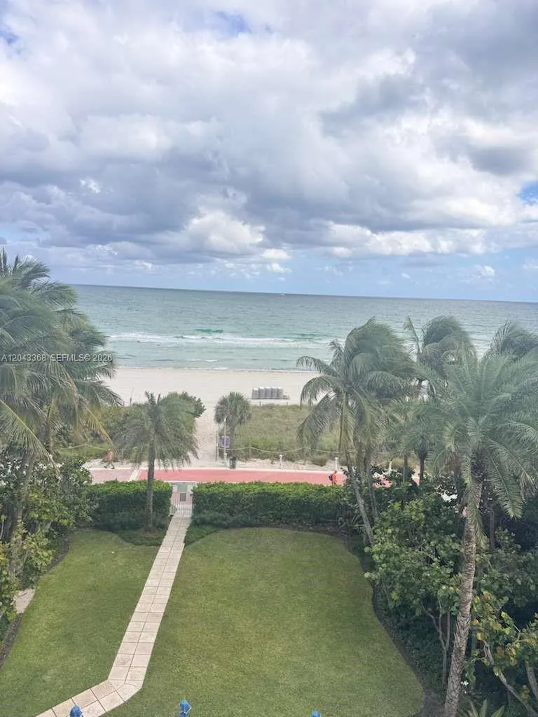5025 Collins Ave #1602 Miami Beach, FL 33140