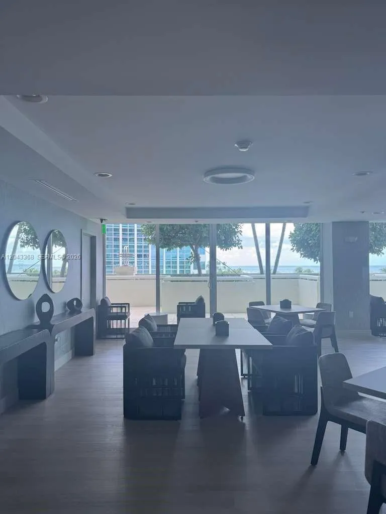 5025 Collins Ave #1602 Miami Beach, FL 33140