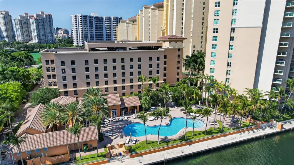 3330 NE 190th St #718 Aventura, FL 33180