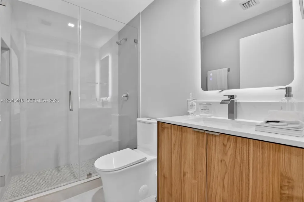 3330 NE 190th St #718 Aventura, FL 33180