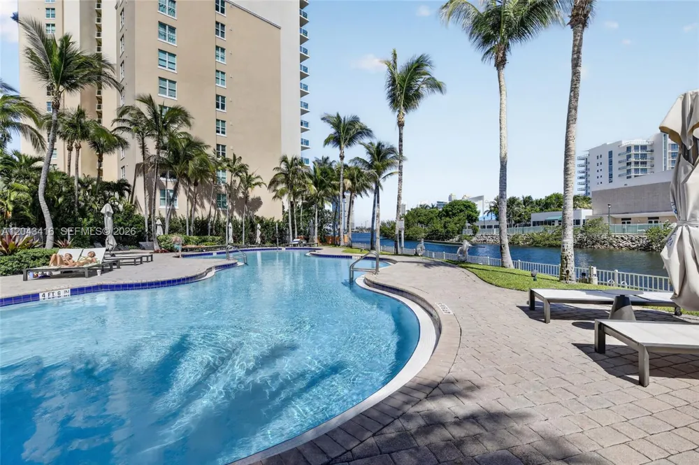 3330 NE 190th St #718 Aventura, FL 33180
