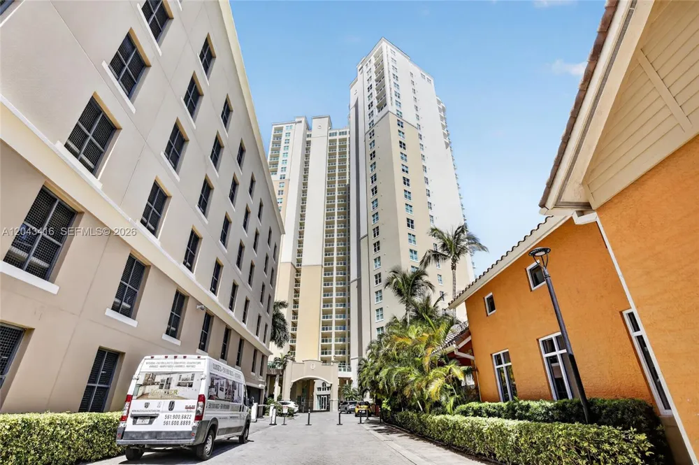 3330 NE 190th St #718 Aventura, FL 33180