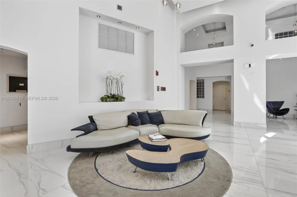 3330 NE 190th St #718 Aventura, FL 33180