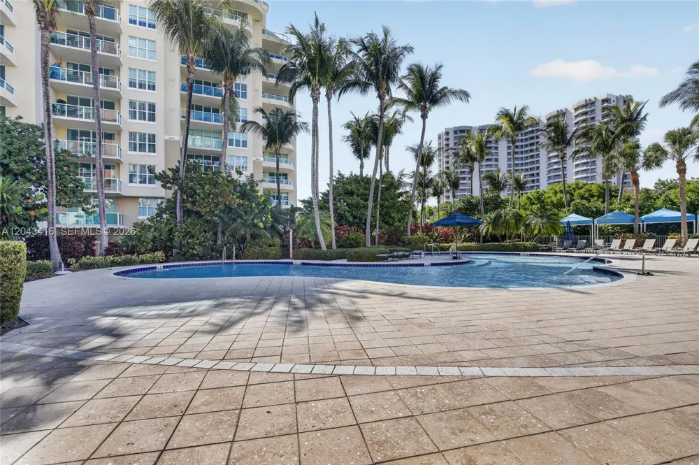 3330 NE 190th St #718 Aventura, FL 33180