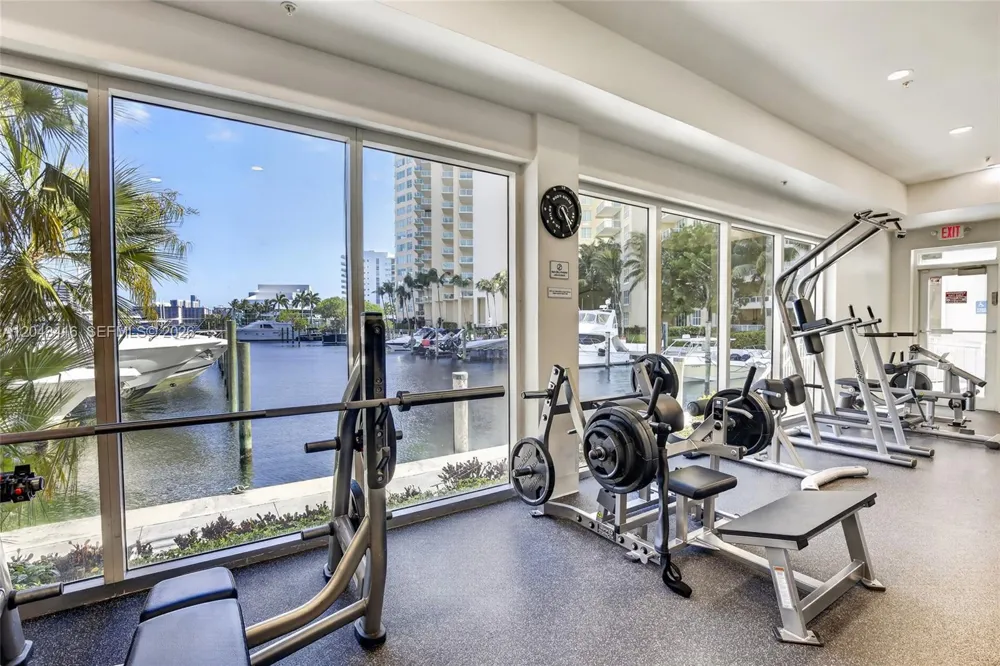 3330 NE 190th St #718 Aventura, FL 33180