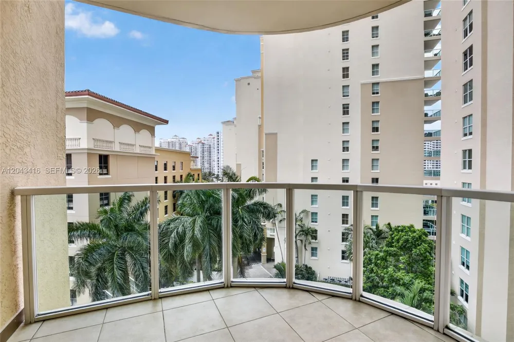3330 NE 190th St #718 Aventura, FL 33180