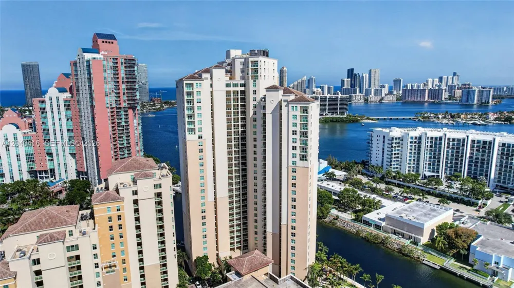 3330 NE 190th St #718 Aventura, FL 33180