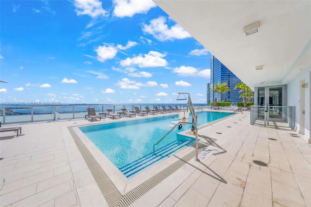 1300 Brickell Bay Dr #1806 Miami, FL 33131