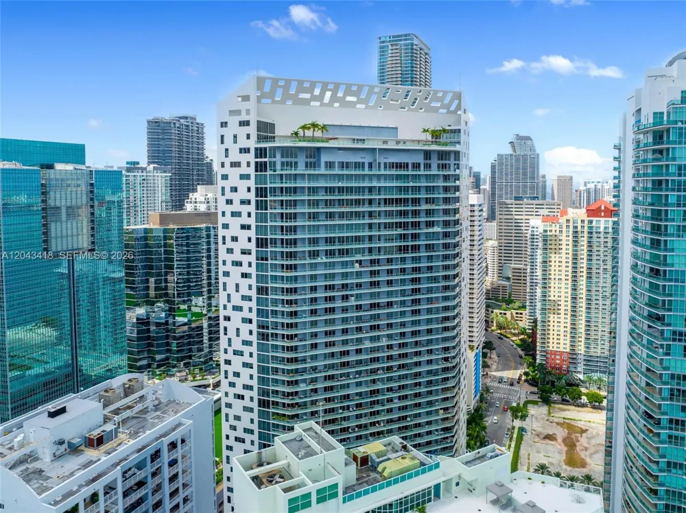 1300 Brickell Bay Dr #1806 Miami, FL 33131