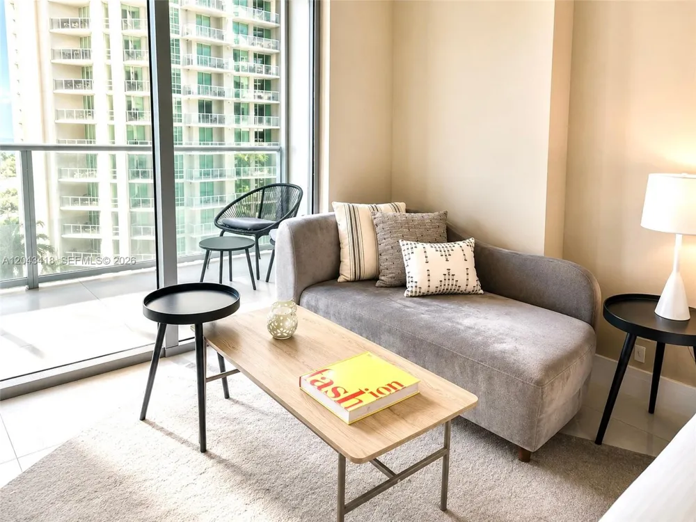 1300 Brickell Bay Dr #1806 Miami, FL 33131