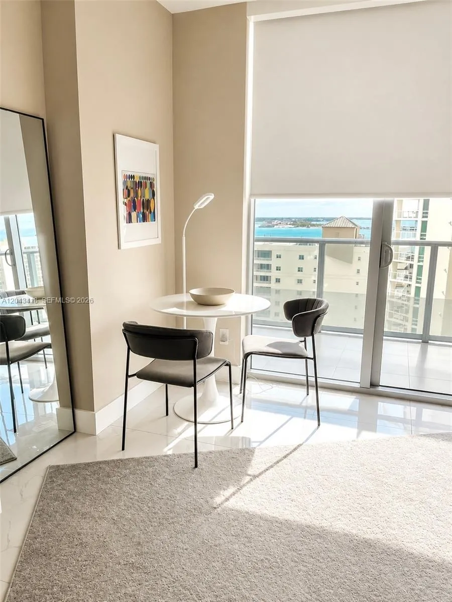 1300 Brickell Bay Dr #1806 Miami, FL 33131