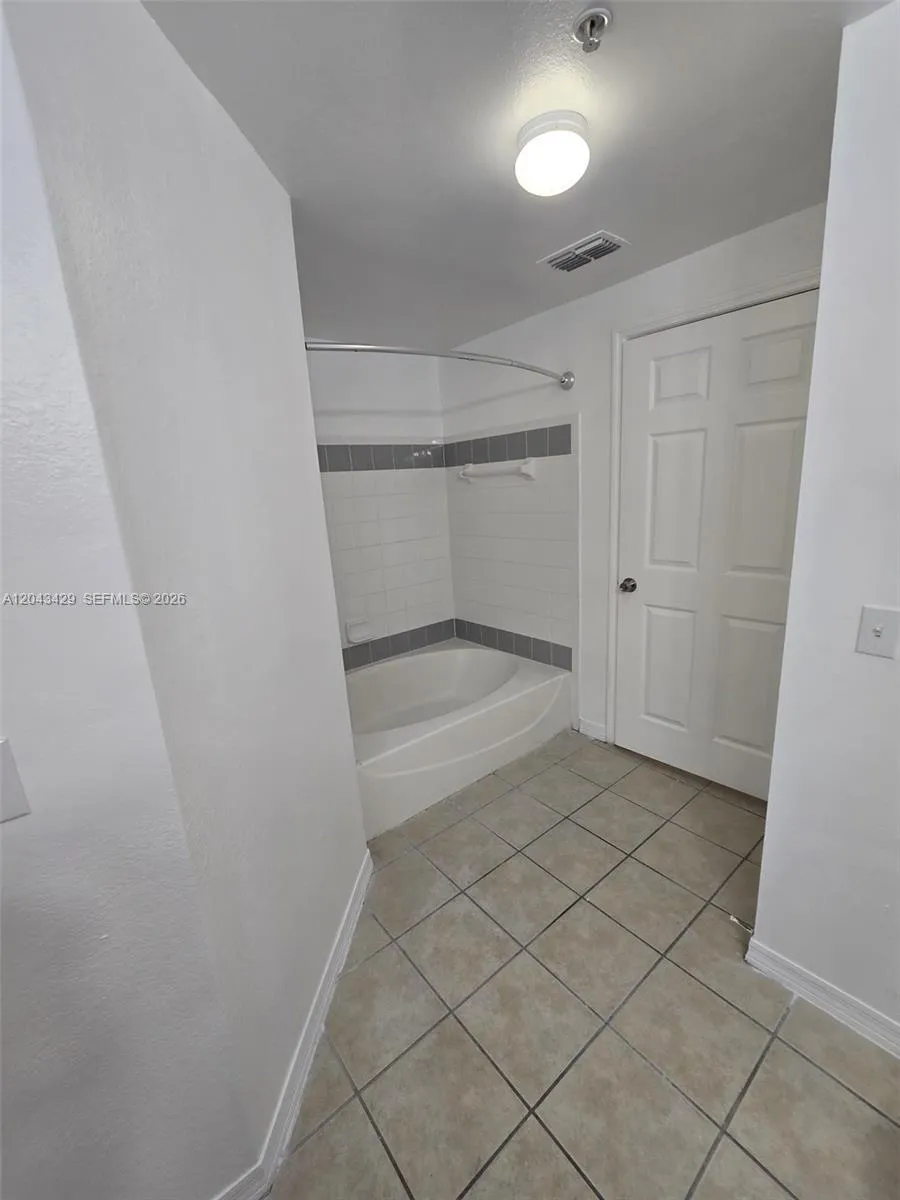 6413 Astor Village Ave #206 Orlando, FL 32835