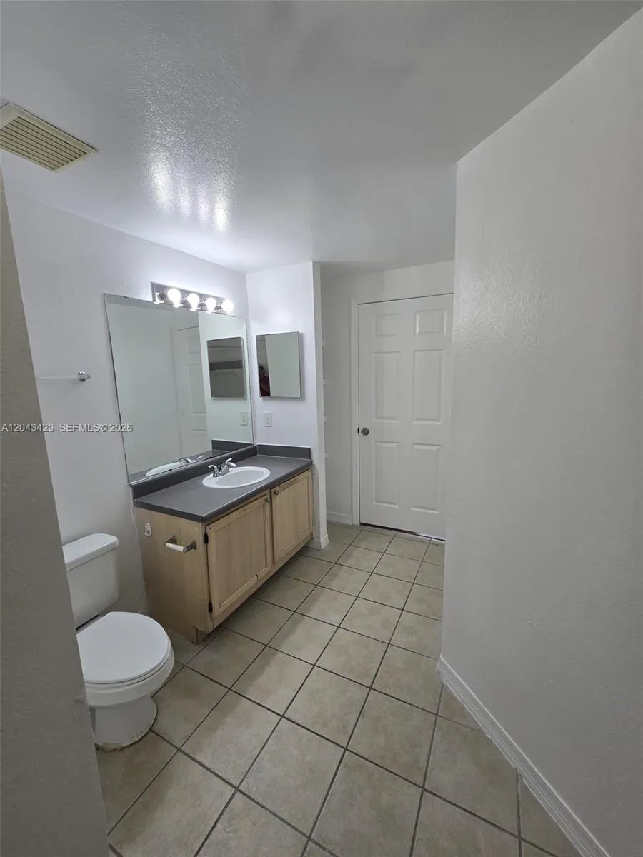 6413 Astor Village Ave #206 Orlando, FL 32835