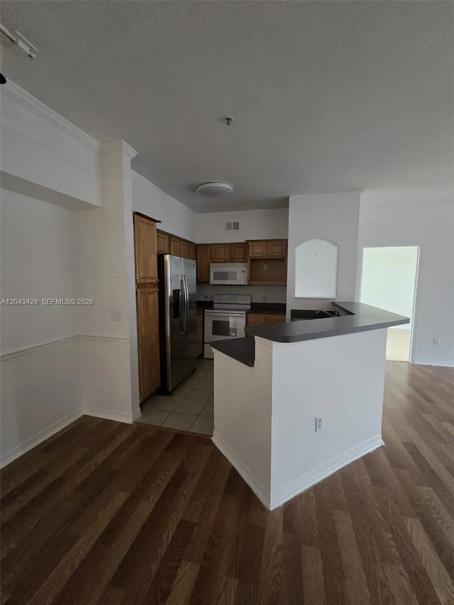 6413 Astor Village Ave #206 Orlando, FL 32835