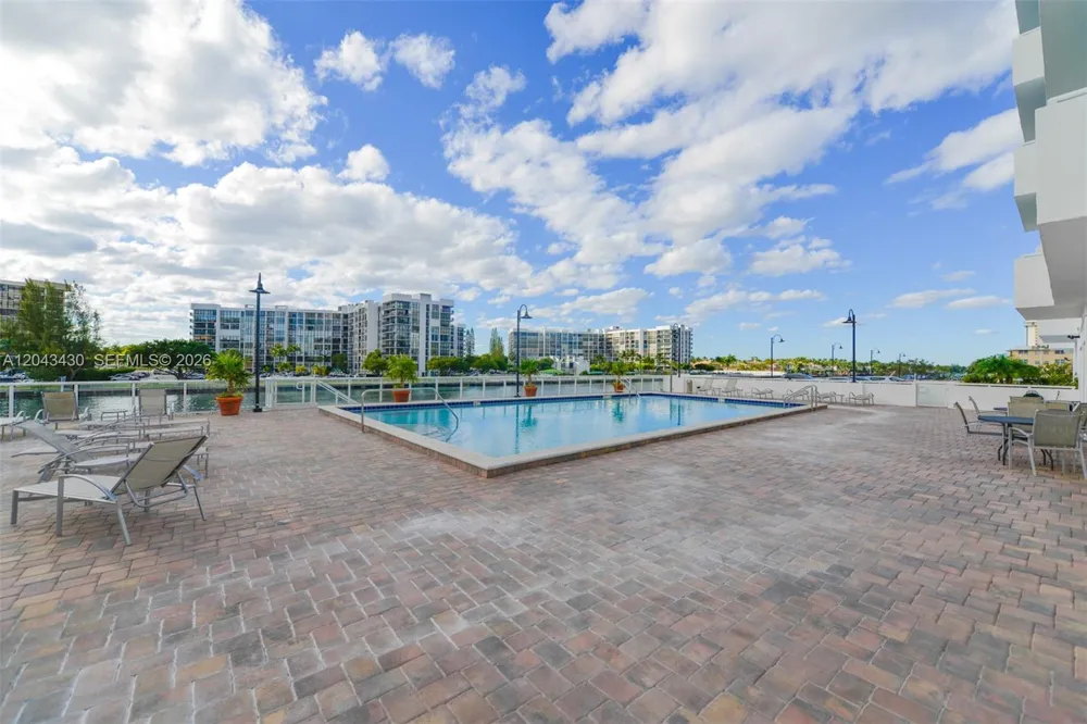 3000 S Ocean Dr #514 Hollywood, FL 33019