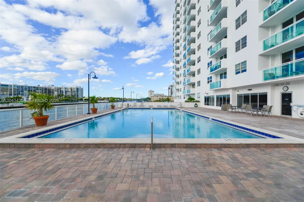 3000 S Ocean Dr #514 Hollywood, FL 33019